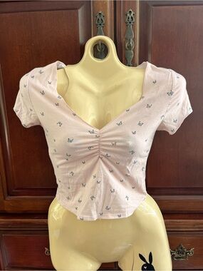 Arizona Jean Company Light Pink Butterfly Ruched V-Neck Crop Top